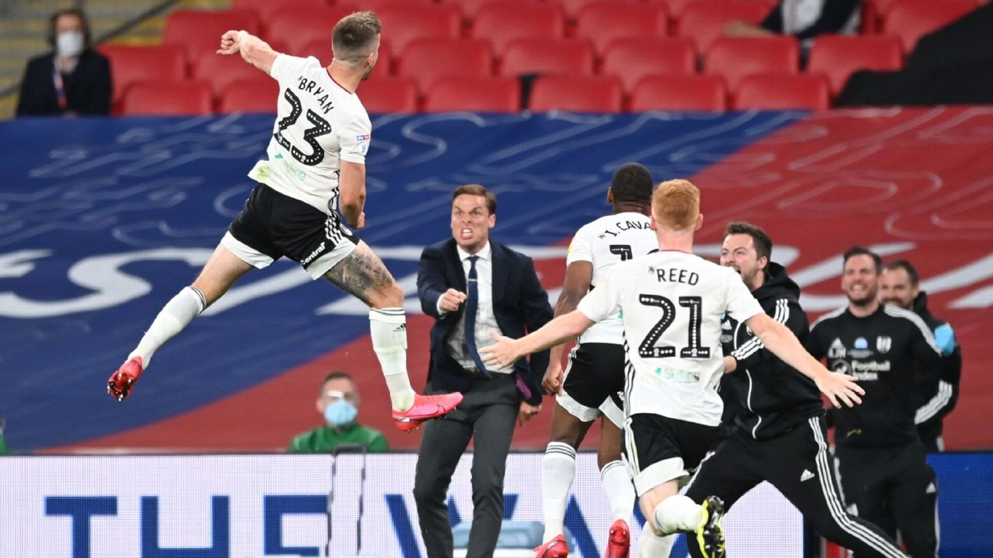 队内年轻球 队内年轻球